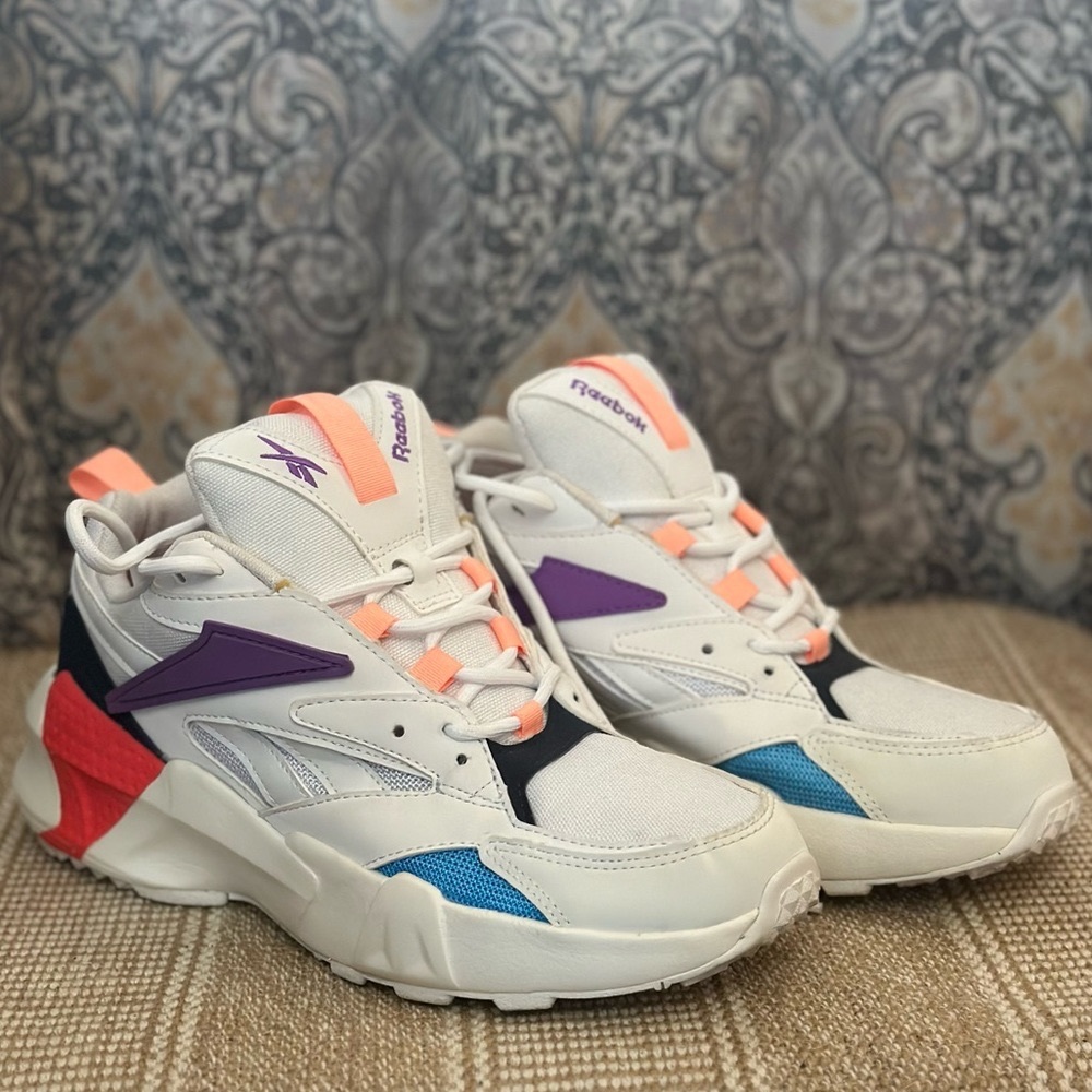 Women’s Reebok shoes